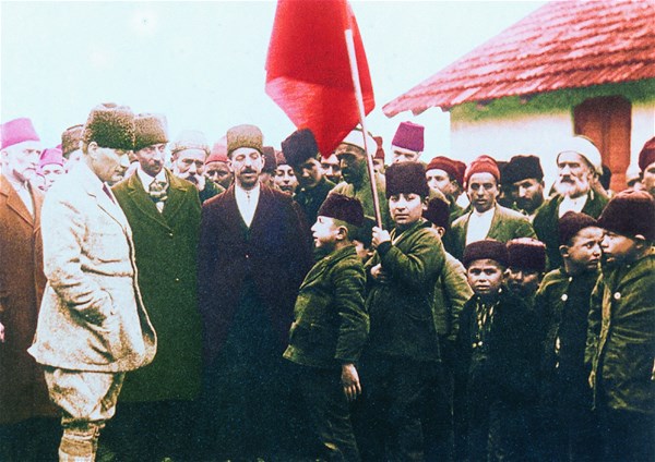 ataturk-un-az-bilinen-fotograflari-ortaya-cikti-ataturk-10-kasim-1653489
